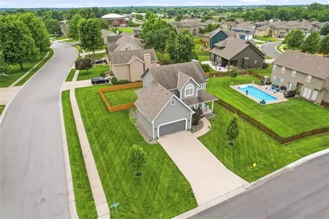 View/Area - 801 SW 35th St, Lees Summit, MO 64082 photo 7 of 15