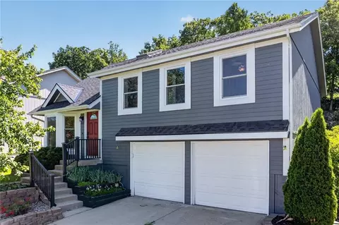 902 NW 63rd St, Kansas City, MO 64118