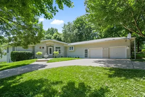 4242 N Grand Ave, Kansas City, MO 64116