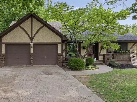 10312 W 49th St, Shawnee, KS 66203