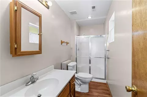 Bath - 607 W 6th St, Cameron, MO 64429 photo 3 of 3