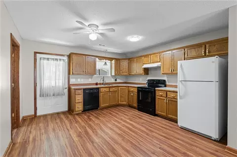 Kitchen - 607 W 6th St, Cameron, MO 64429 photo 1 of 3