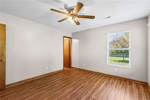 Bedroom - 607 W 6th St, Cameron, MO 64429 photo 6 of 7