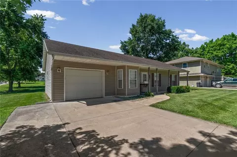 Exterior - 607 W 6th St, Cameron, MO 64429 photo 1 of 5