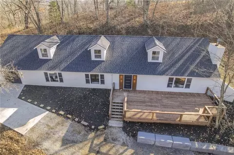 8721 S Hardsaw Rd, Oak Grove, MO 64075