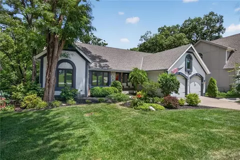 17612 W 113th Ter, Olathe, KS 66061