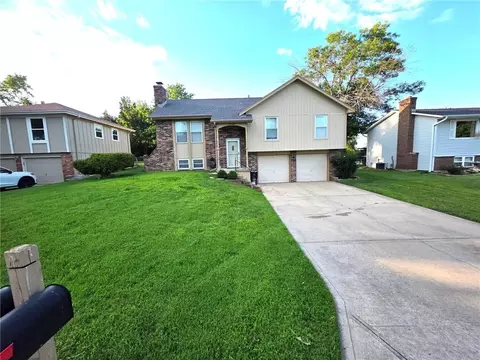 1420 W Spruce St, Olathe, KS 66061