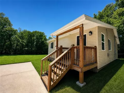 3002 N 121st Ter, Kansas City, KS 66109