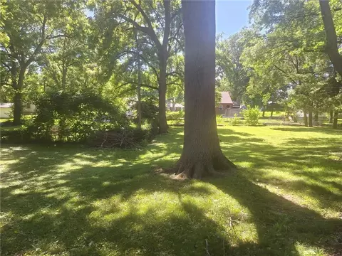 Exterior - 12519 E 41st Ter, Independence, MO 64055 photo 1 of 5