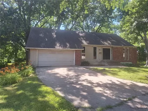 12519 E 41st Ter, Independence, MO 64055