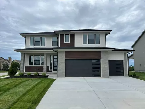 1720 SW Arbor Park Dr, Lees Summit, MO 64082