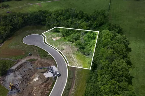 15803 Argyle Dr, Loch Lloyd, MO 64012