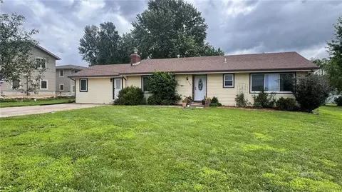 506 N Prairie St, Highland, KS 66035