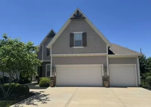 8608 W 165 Pl, Overland Park, KS 66085