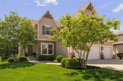 8608 W 165 Pl, Overland Park, KS 66085