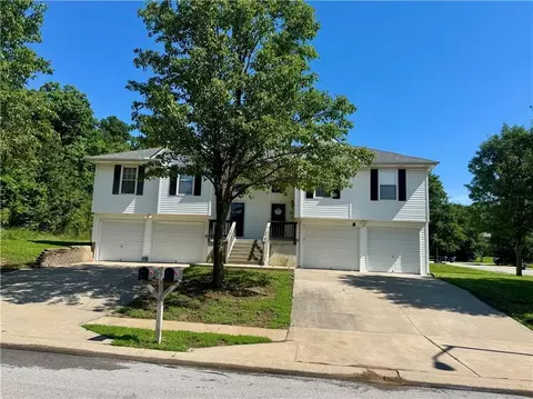2700-2702 NW 69th Ter, Kansas City, MO 64151
