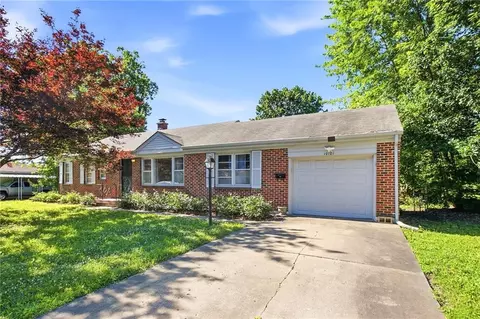 10101 E 69th St, Raytown, MO 64133