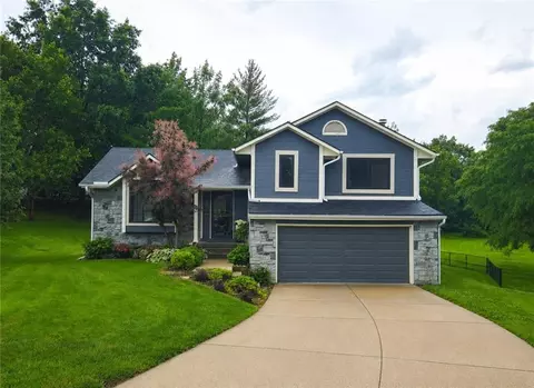 4208 NW Jonathan Ct, Blue Springs, MO 64015