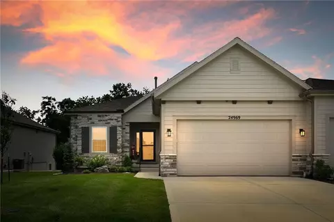 24969 W 94th Pl, Lenexa, KS 66227