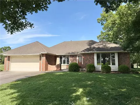 1001 Country Club Dr, Butler, MO 64730