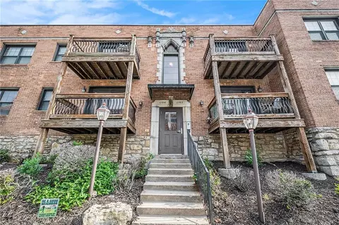 1104 W 46th St #2, Kansas City, MO 64111