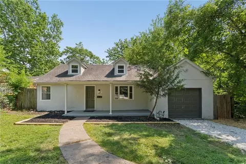 11225 E 14th St, Independence, MO 64052