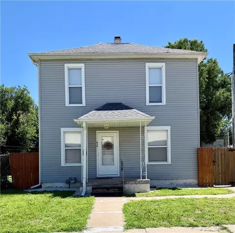 839 S 22nd St, Saint Joseph, MO 64507