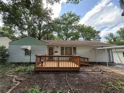 2816 S Overton Ave, Independence, MO 64053