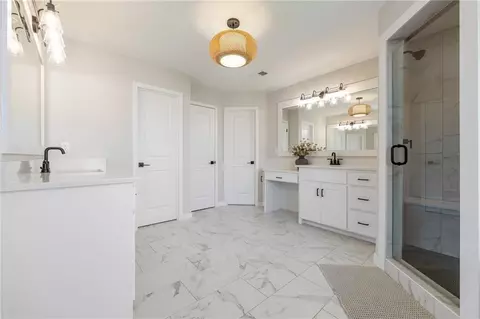 Bath - 2310 SW Serena Pl, Lees Summit, MO 64082 photo 2 of 8