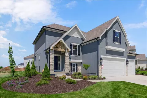2404 W 177th St, Overland Park, KS 66085