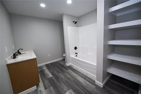 Bath - 524 E Allison St, Nevada, MO 64772 photo 1 of 3