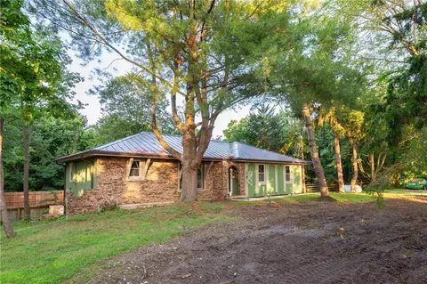 Exterior - 33200 E Hammond Rd, Lone Jack, MO 64070 photo 4 of 36