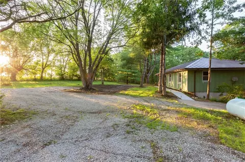 33200 E Hammond Rd, Lone Jack, MO 64070