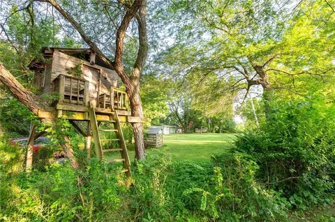 Exterior - 33200 E Hammond Rd, Lone Jack, MO 64070 photo 15 of 36