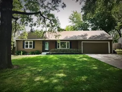 5501 W 70th Ter, Prairie Village, KS 66208