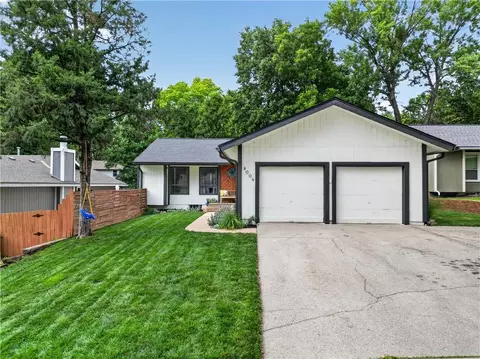 8004 W 64th Ter, Mission, KS 66202