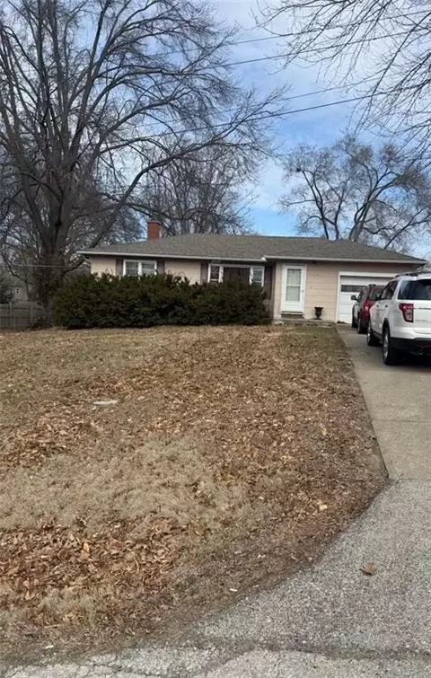 2214 NE 37th Ter, Kansas City, MO 64116