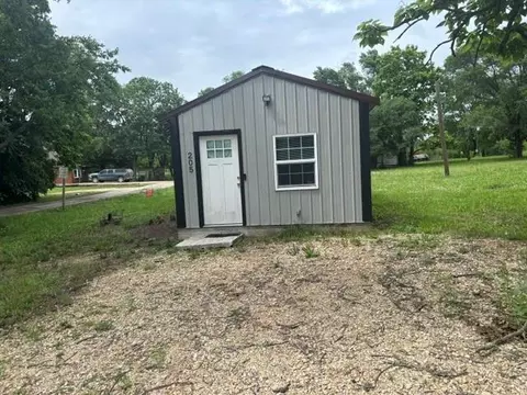 205 E Arms St, Toronto, KS 66777