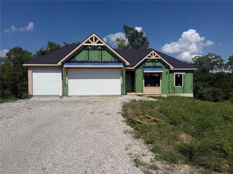 21503 Twin Oaks Pkwy, Peculiar, MO 64078