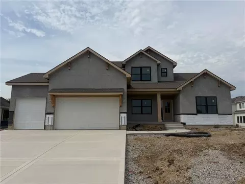 3024 NE 102nd St, Kansas City, MO 64155