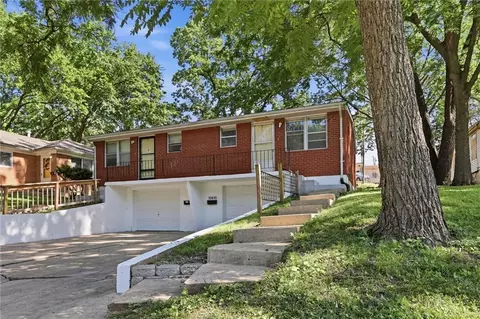 10819 E Westport Rd, Independence, MO 64052