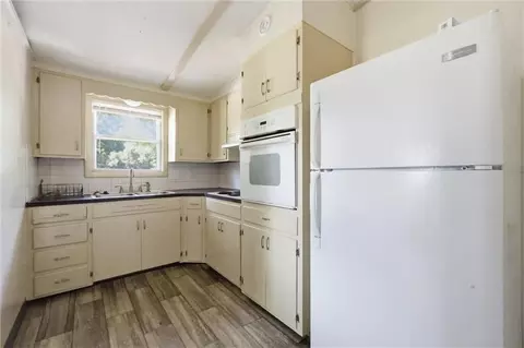 Kitchen - 10819 E Westport Rd, Independence, MO 64052 photo 3 of 5