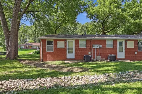 Exterior - 10819 E Westport Rd, Independence, MO 64052 photo 2 of 2