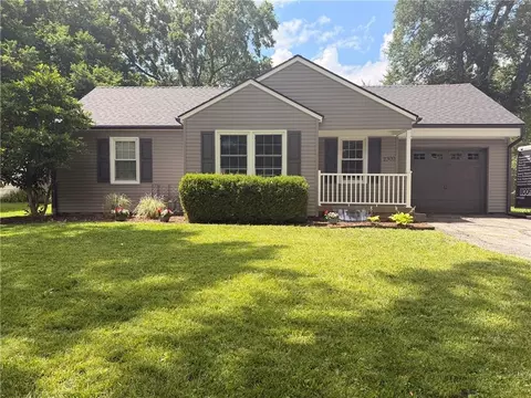 2300 W 79th St, Prairie Village, KS 66208