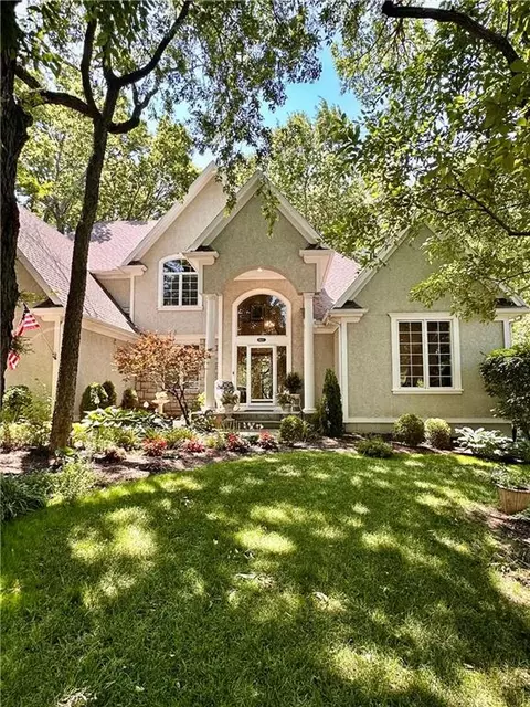 11401 W 141st St, Overland Park, KS 66221