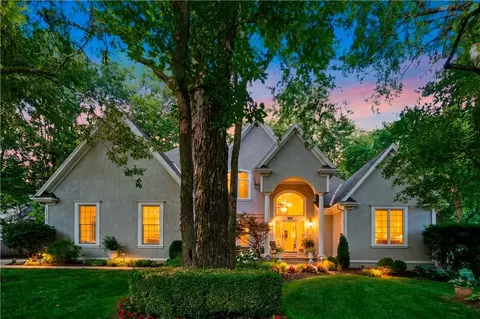 11401 W 141st St, Overland Park, KS 66221