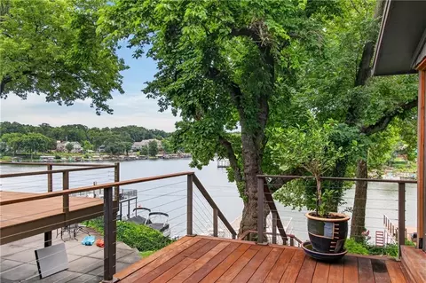 Exterior - 31 H St, Lake Lotawana, MO 64086 photo 6 of 8