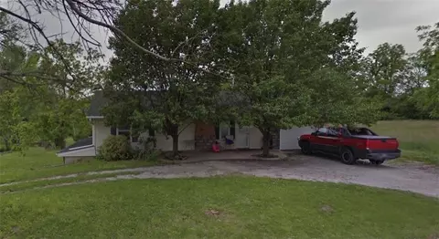 506 N Bynum Rd, Lone Jack, MO 64070