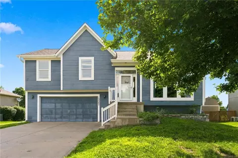 19985 Crestone St, Spring Hill, KS 66083