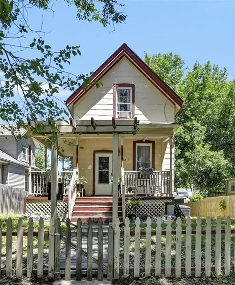 718 N Broadway St, Leavenworth, KS 66048